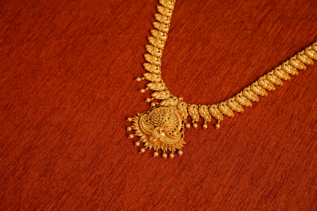 The Little Details That Set A Great Gold Shop Apart